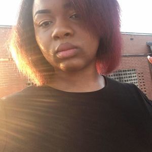 Meet your Posher, Qamara